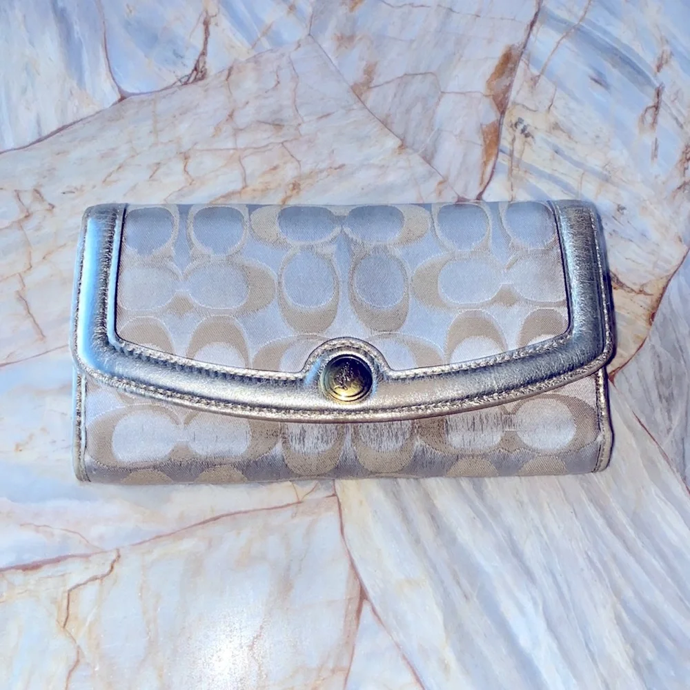 Coach‎ Slim Trifold Wallet In Blocked Signature Canvas In Beige